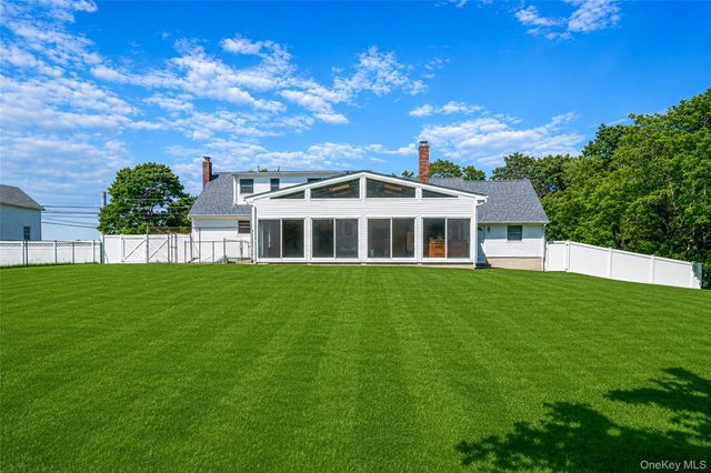 376 S Country Road, East Patchogue, NY 11772