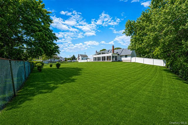 376 S Country Road, East Patchogue, NY 11772