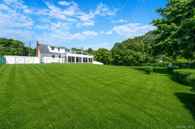 376 S Country Road, East Patchogue, NY 11772