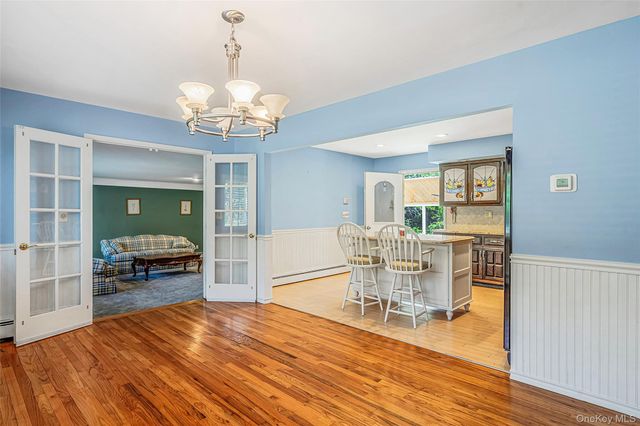 376 S Country Road, East Patchogue, NY 11772