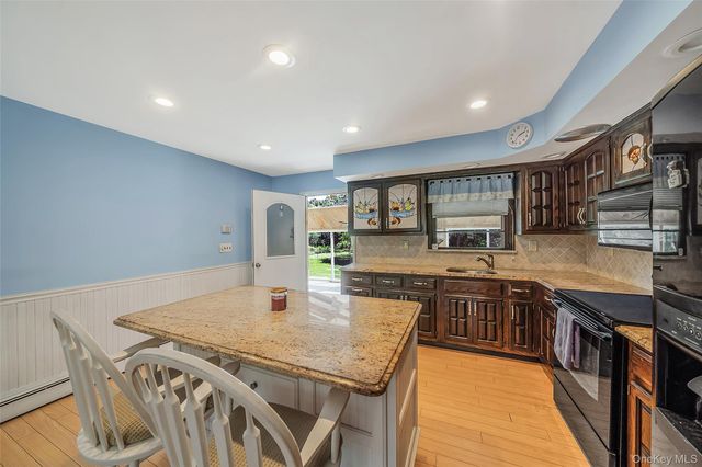 376 S Country Road, East Patchogue, NY 11772