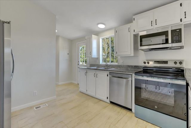 21525 Oxnard Ct, Grass Valley, CA 95949