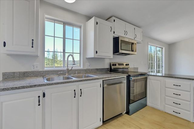 21525 Oxnard Ct, Grass Valley, CA 95949