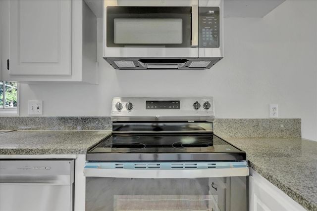 21525 Oxnard Ct, Grass Valley, CA 95949