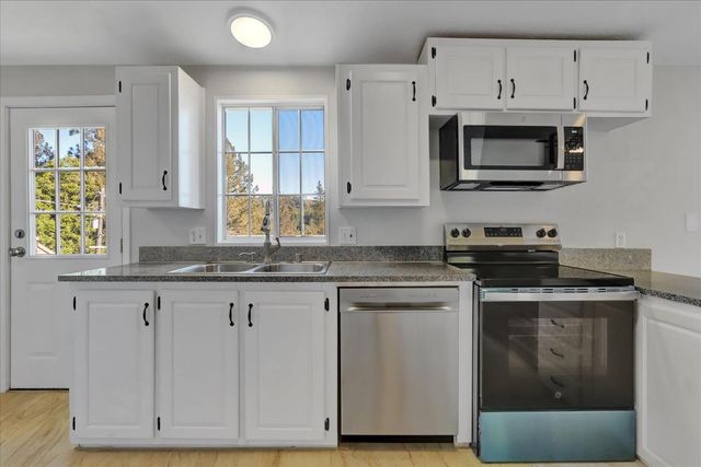 21525 Oxnard Ct, Grass Valley, CA 95949