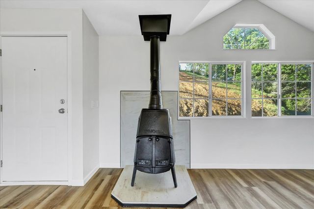 21525 Oxnard Ct, Grass Valley, CA 95949