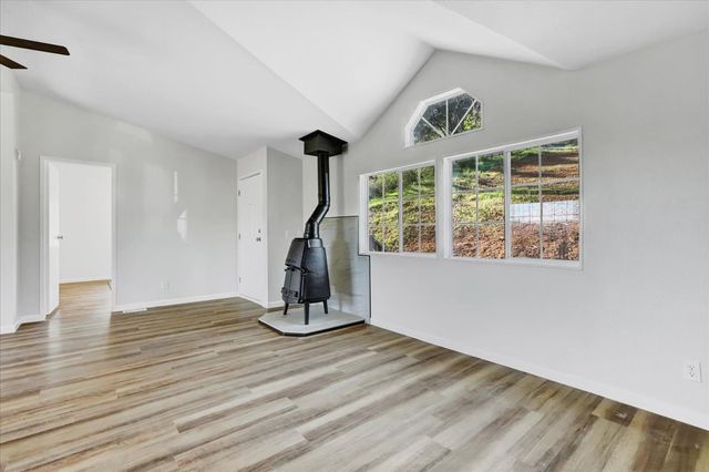 21525 Oxnard Ct, Grass Valley, CA 95949