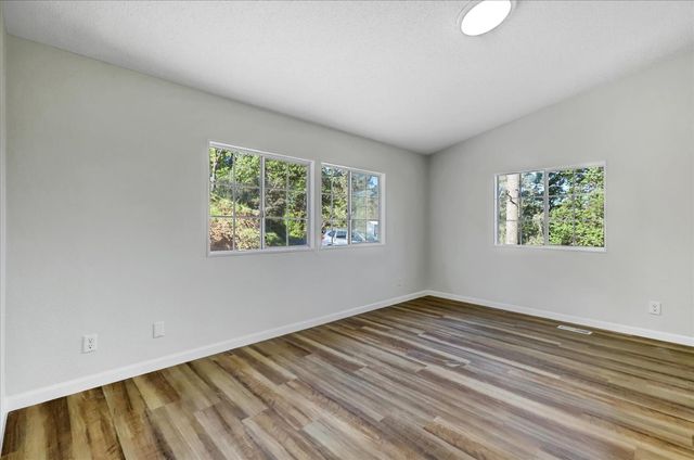 21525 Oxnard Ct, Grass Valley, CA 95949