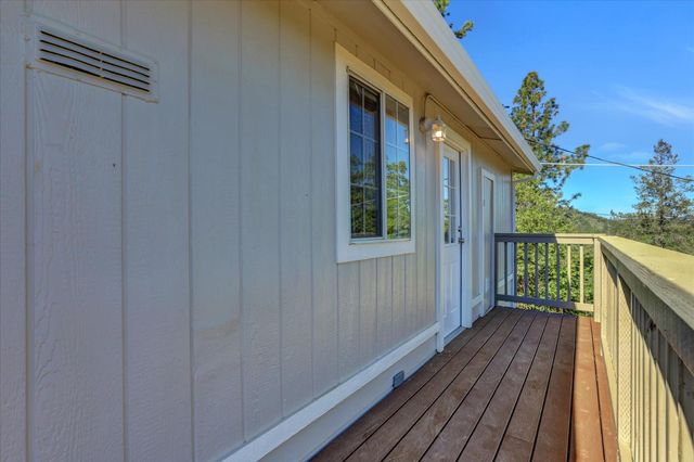 21525 Oxnard Ct, Grass Valley, CA 95949