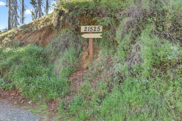 21525 Oxnard Ct, Grass Valley, CA 95949