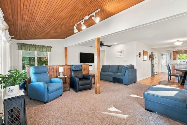 21 Bailey Shore Road, Hampstead, NH 03841