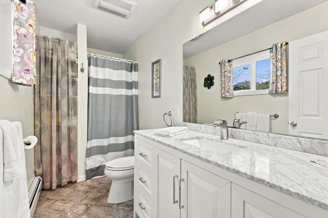 21 Bailey Shore Road, Hampstead, NH 03841