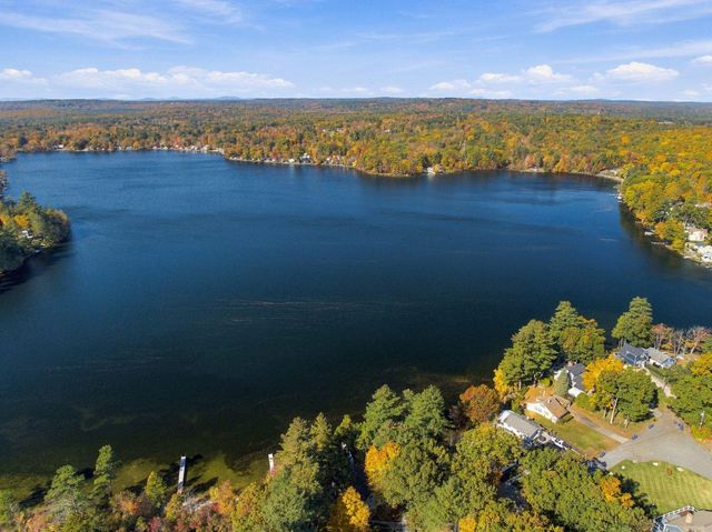 21 Bailey Shore Road, Hampstead, NH 03841