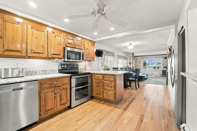 21 Bailey Shore Road, Hampstead, NH 03841