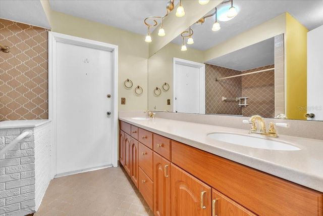 5012 PALM AIRE DRIVE, Sarasota, FL 34243