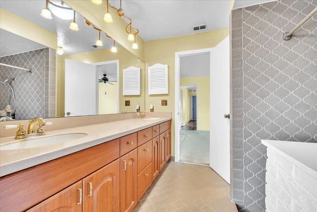 5012 PALM AIRE DRIVE, Sarasota, FL 34243