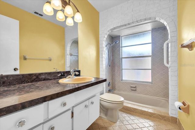 5012 PALM AIRE DRIVE, Sarasota, FL 34243
