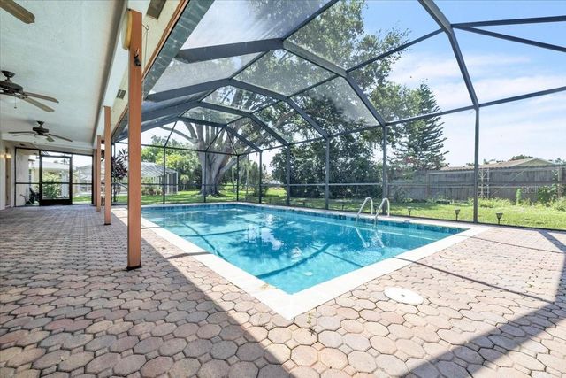 5012 PALM AIRE DRIVE, Sarasota, FL 34243