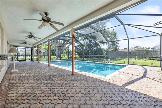 5012 PALM AIRE DRIVE, Sarasota, FL 34243