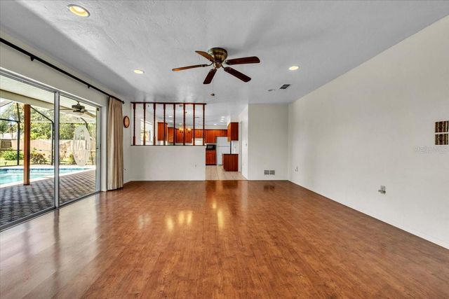 5012 PALM AIRE DRIVE, Sarasota, FL 34243