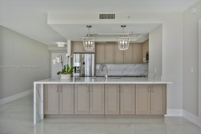 3400 SW 27th Ave 602, Miami, FL 33133