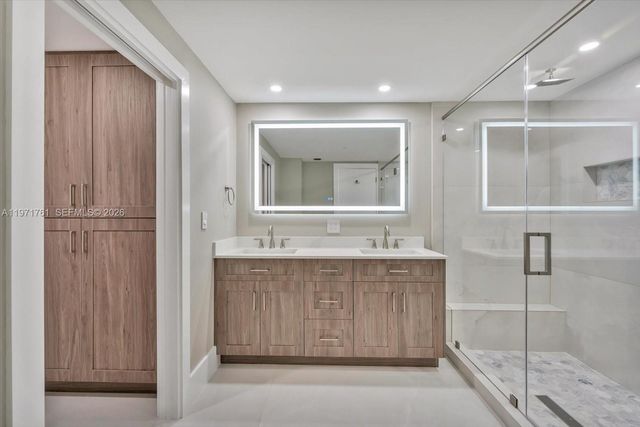 3400 SW 27th Ave 602, Miami, FL 33133