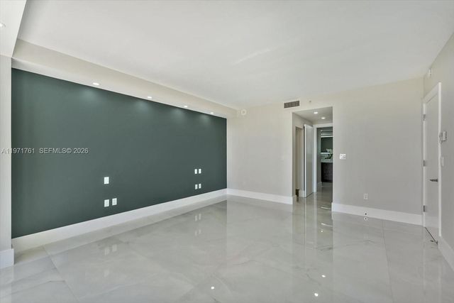 3400 SW 27th Ave 602, Miami, FL 33133