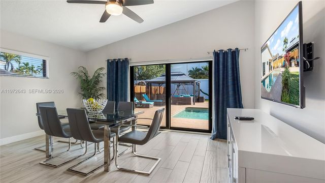 9986 NW 52nd ST, Sunrise, FL 33351