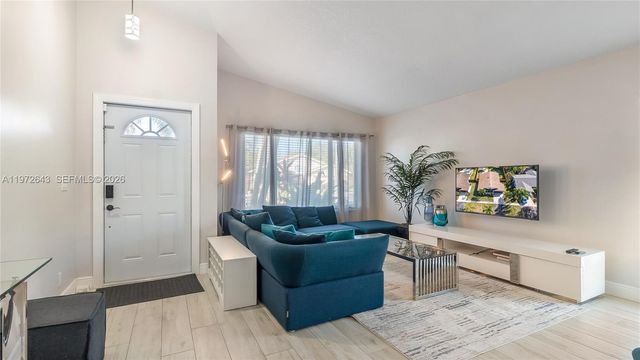 9986 NW 52nd ST, Sunrise, FL 33351