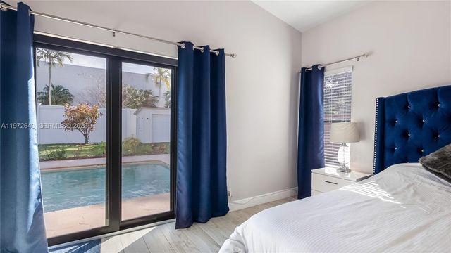 9986 NW 52nd ST, Sunrise, FL 33351