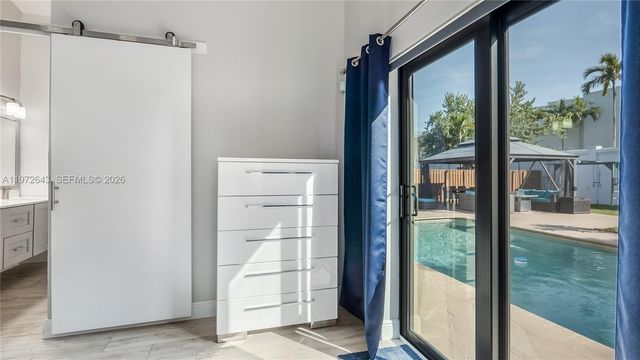 9986 NW 52nd ST, Sunrise, FL 33351