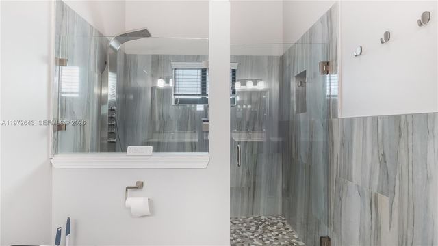 9986 NW 52nd ST, Sunrise, FL 33351