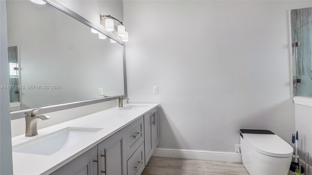 9986 NW 52nd ST, Sunrise, FL 33351