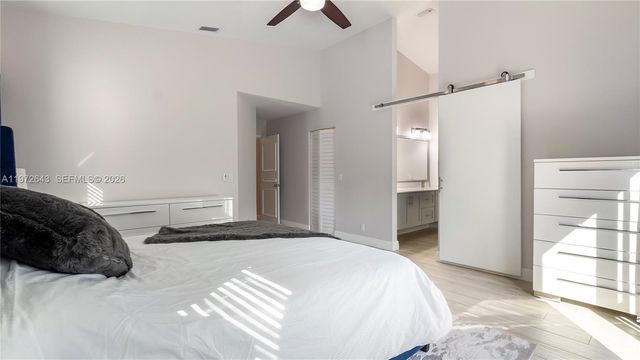 9986 NW 52nd ST, Sunrise, FL 33351