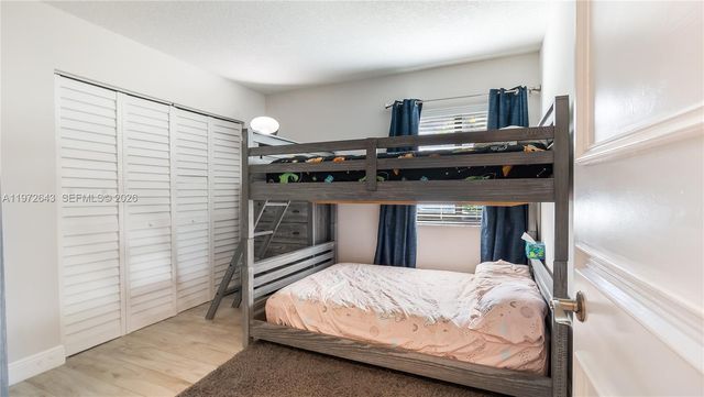 9986 NW 52nd ST, Sunrise, FL 33351