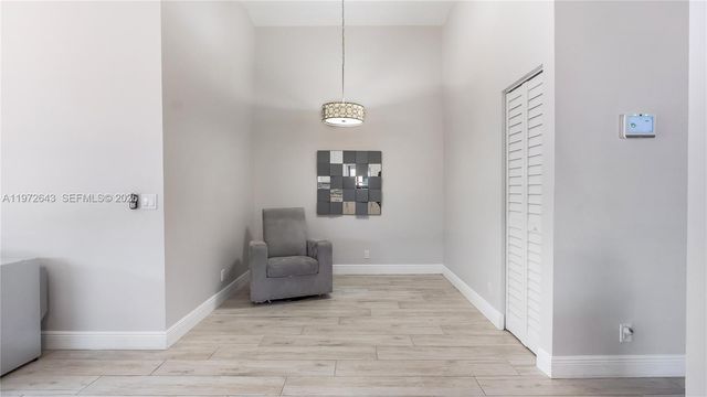 9986 NW 52nd ST, Sunrise, FL 33351