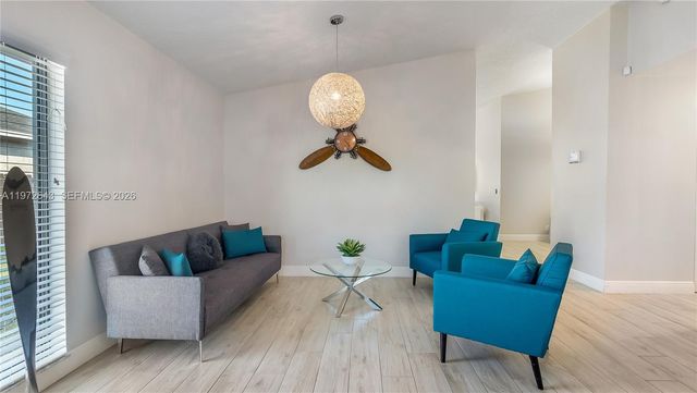 9986 NW 52nd ST, Sunrise, FL 33351