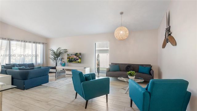 9986 NW 52nd ST, Sunrise, FL 33351