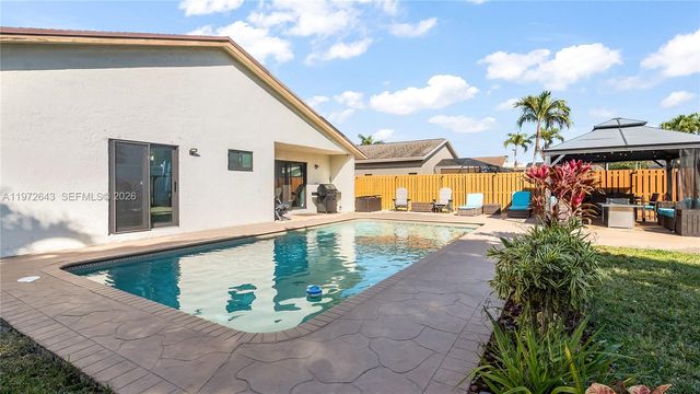 9986 NW 52nd ST, Sunrise, FL 33351