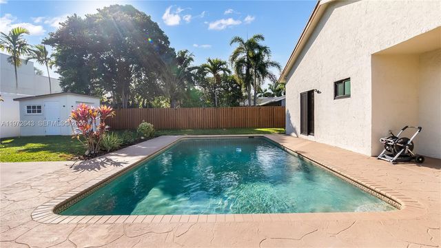 9986 NW 52nd ST, Sunrise, FL 33351