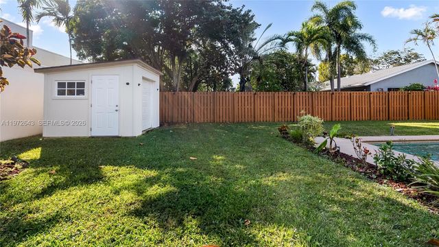 9986 NW 52nd ST, Sunrise, FL 33351