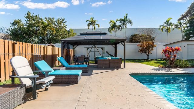 9986 NW 52nd ST, Sunrise, FL 33351