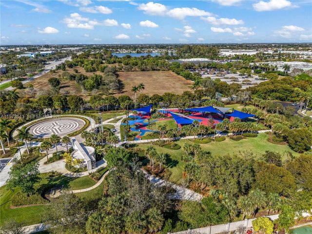 9986 NW 52nd ST, Sunrise, FL 33351