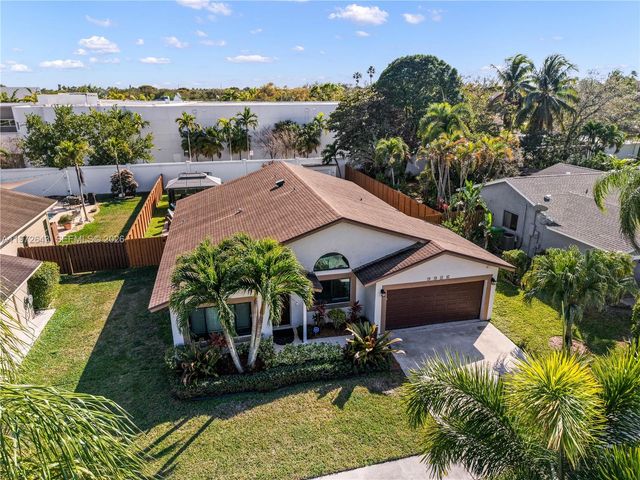 9986 NW 52nd ST, Sunrise, FL 33351