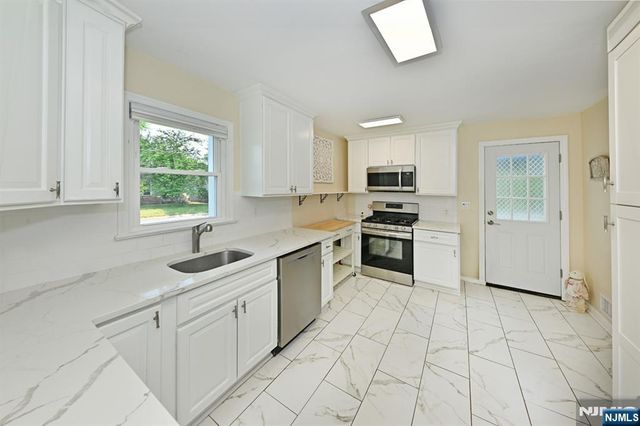 237 Woodfield Road, Twp Of Washington, NJ 07676