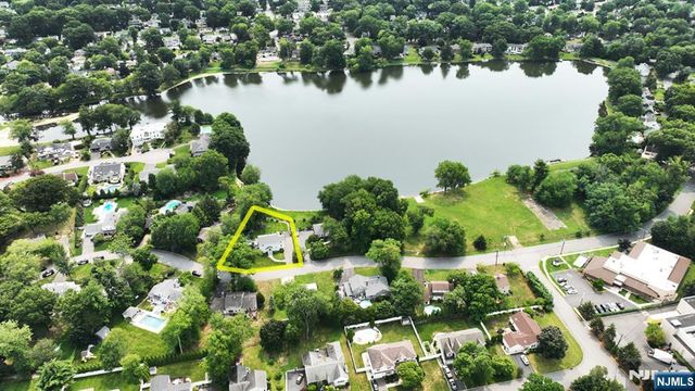 237 Woodfield Road, Twp Of Washington, NJ 07676