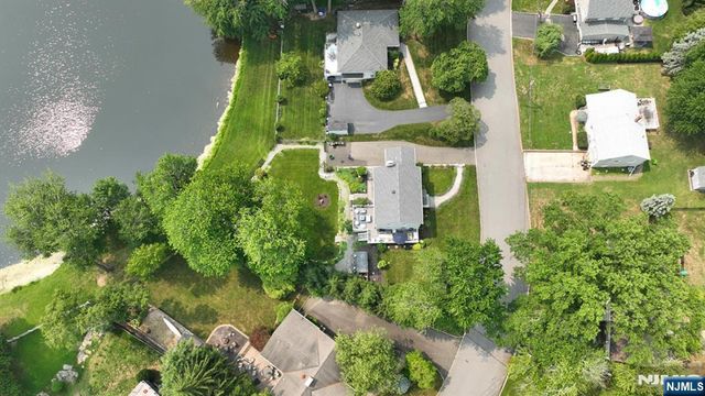 237 Woodfield Road, Twp Of Washington, NJ 07676