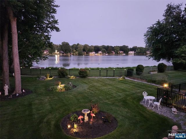 237 Woodfield Road, Twp Of Washington, NJ 07676