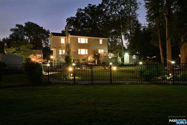 237 Woodfield Road, Twp Of Washington, NJ 07676