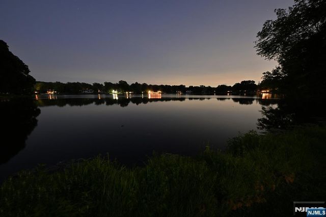 237 Woodfield Road, Twp Of Washington, NJ 07676